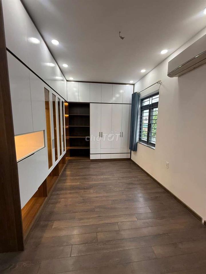 CẦN CHO THUÊ NHÀ PTTN  Khu thiên nam  DT 6 x14 .1 trẻt 2Lẩu 4Pn giá 18