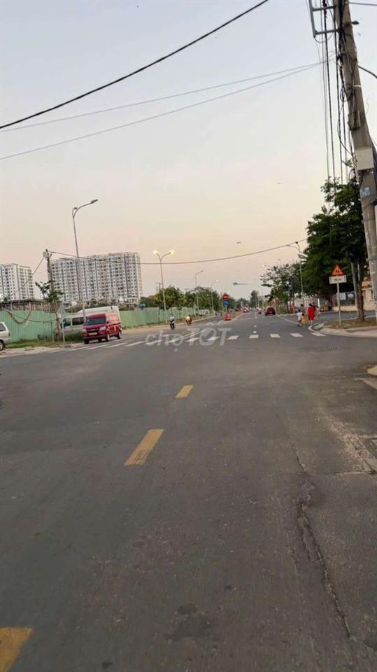 Cần Bán gấp  Đất Đừìờng Phan văn hớn  gần khu  38ha.DT 4 x18,5 thổ cư