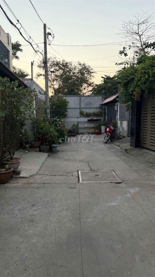 Cần Bán gấp  Đất Đừìờng Phan văn hớn  gần khu  38ha.DT 4 x18,5 thổ cư