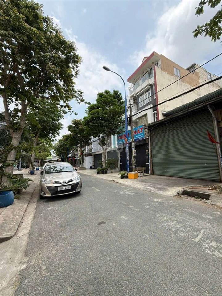 Cần bán gầp Đầt PTTN khu 10ha .Dương Thị Giang DT 5 x 25 giá 10 tỷ 350