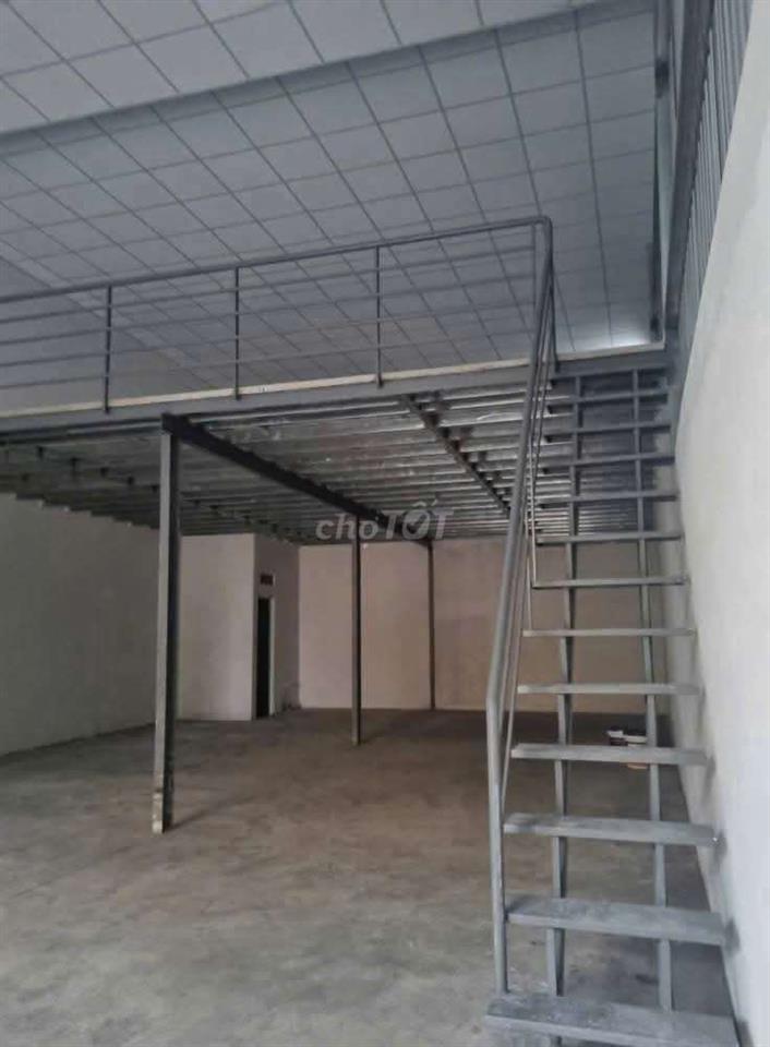 Cần cho thuê kho PTTN  DT 9 x 18  có gác Lửng .giá 17 triệu TL xe tải