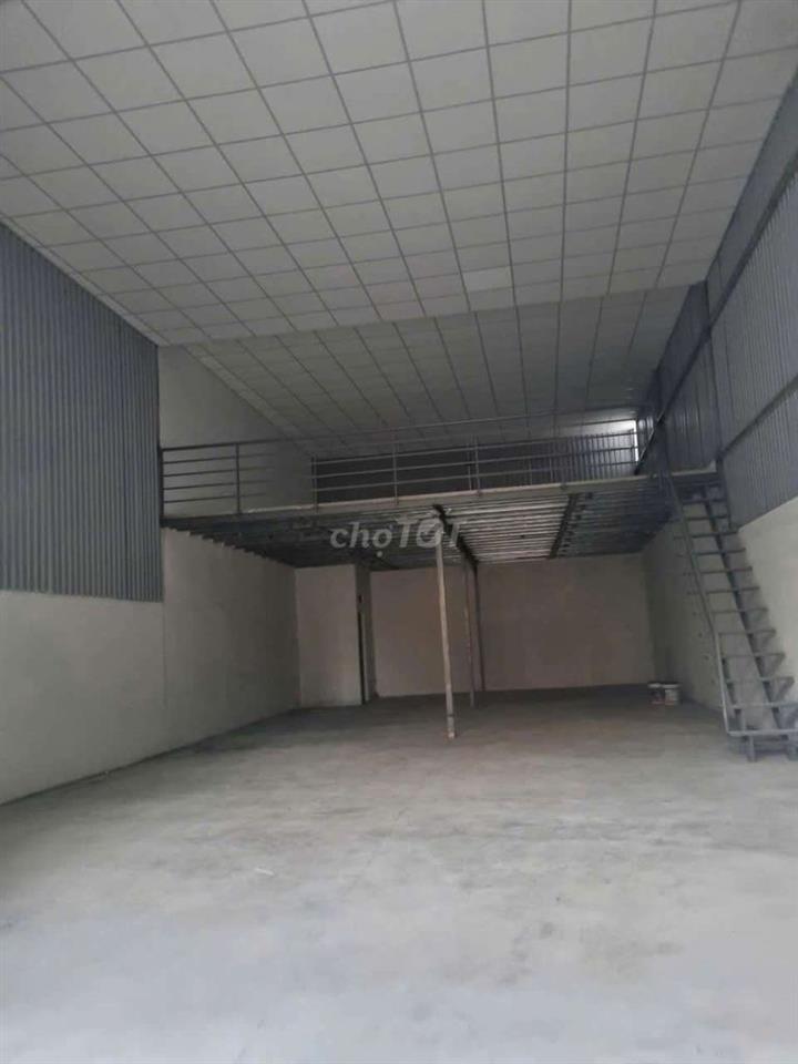 Cần cho thuê kho PTTN  DT 9 x 18  có gác Lửng .giá 17 triệu TL xe tải