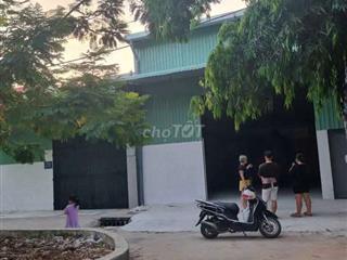 Cần cho thuê kho PTTN  DT 9 x 18  có gác Lửng .giá 20 triệu TL xe tải
