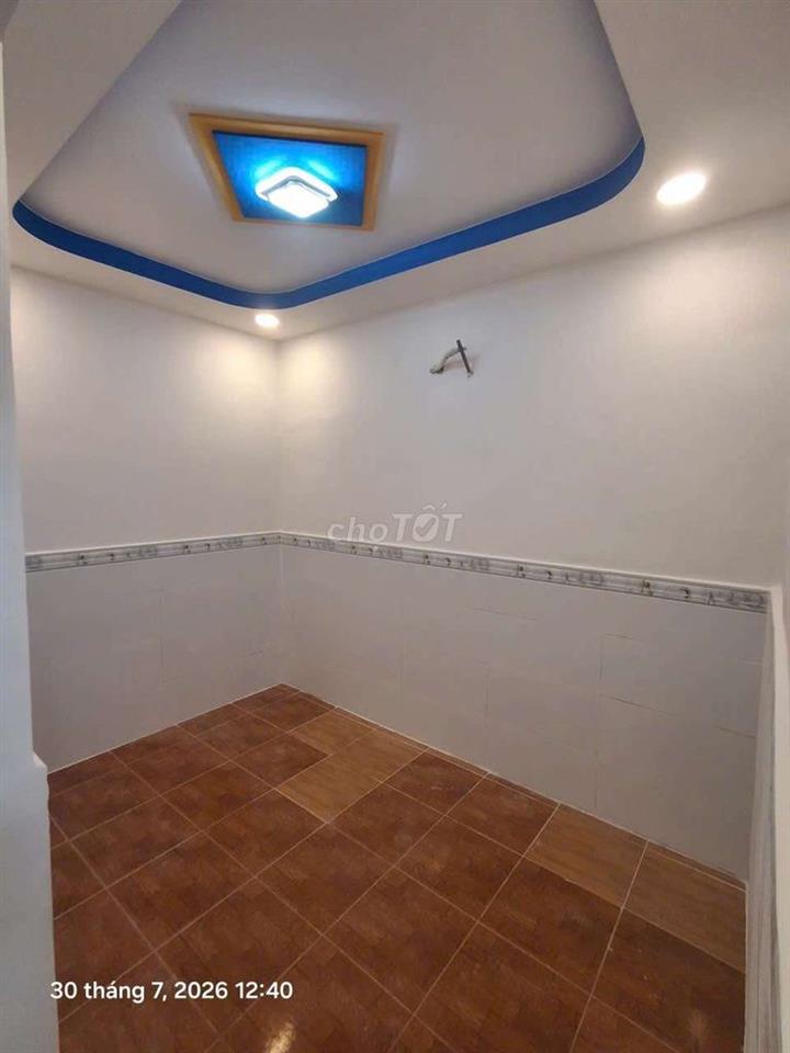 Cần bán gầp nhà  cầp 4P ĐHT gần chợ cây sộp .DT 3,7 x21  nhà mới