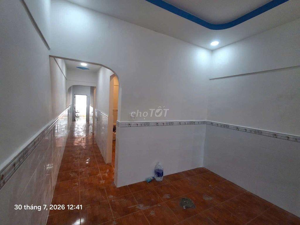 Cần bán gầp nhà  cầp 4P ĐHT gần chợ cây sộp .DT 3,7 x21  nhà mới