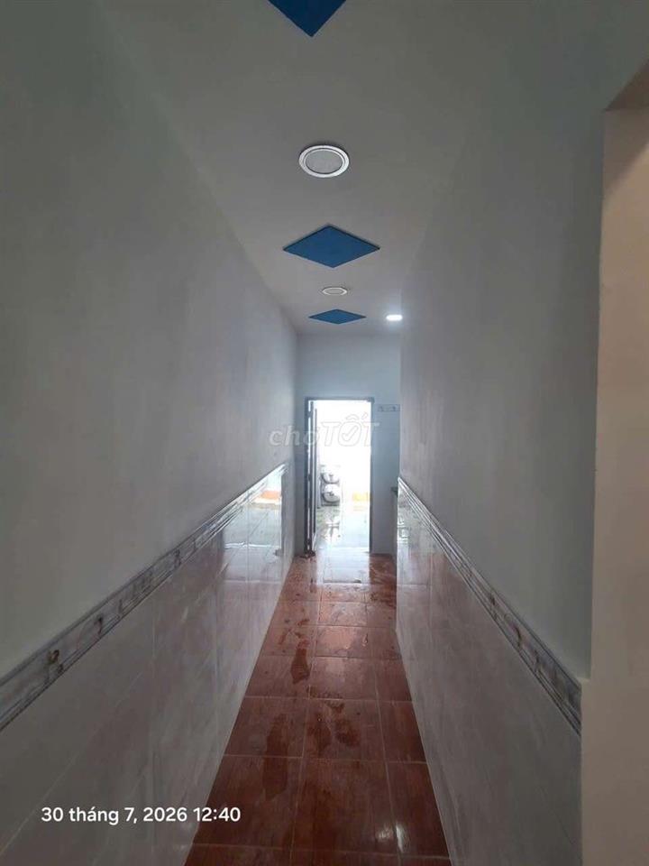 Cần bán gầp nhà  cầp 4P ĐHT gần chợ cây sộp .DT 3,7 x21  nhà mới