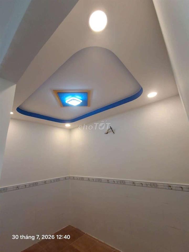 Cần bán gầp nhà  cầp 4P ĐHT gần chợ cây sộp .DT 3,7 x21  nhà mới