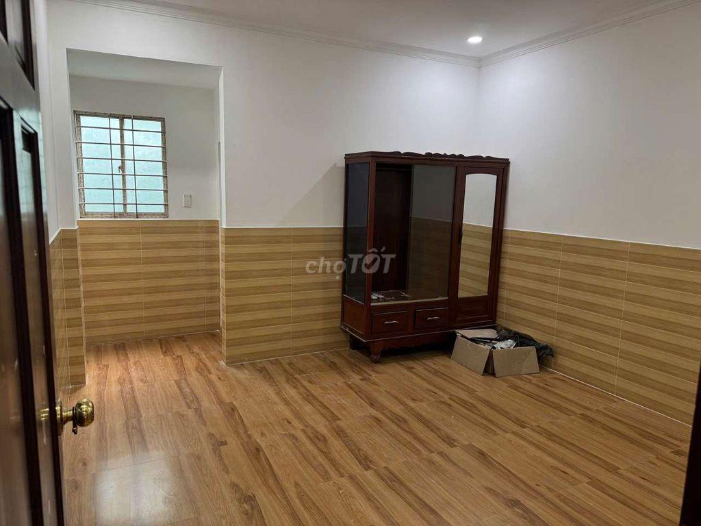 Cẩn Bán gầp nhà 1xẹt phan văn hờn DT 4 x14,5 .1 trệt 1 Lửng 3PN 2WS