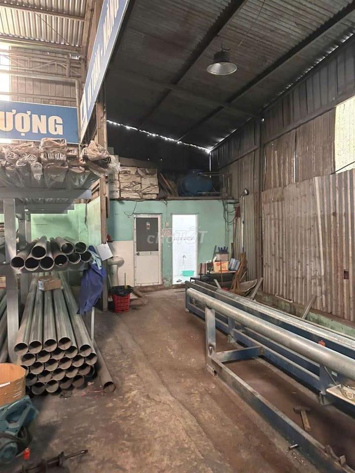 Cần cho thuê kho xưởng mặt tiền P Thới An Q12 DT 500m  đường xe công