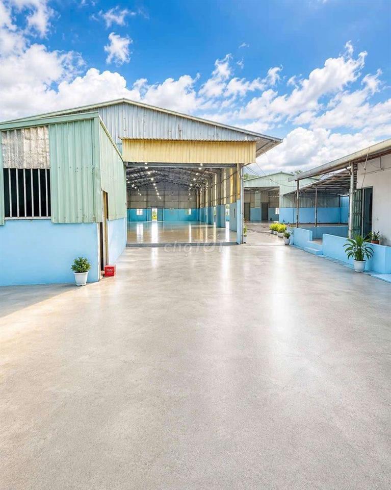 Cần cho thuê kho xưởng  đưỡng XTS .DT 1000m2.xe container.giá 43 triệu