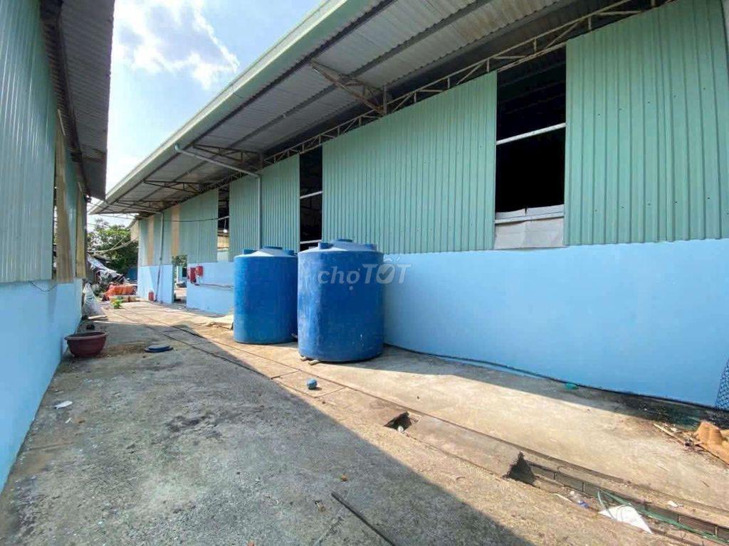 Cần cho thuê kho xưởng  đưỡng XTS .DT 1000m2.xe container.giá 43 triệu