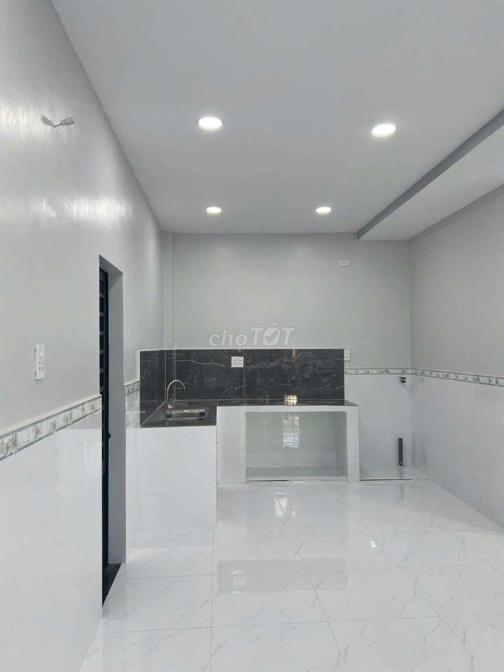 Cần cho thuê nhà cầp 4 gác Lửng P ĐHT DT 5x18 .2 PN 1WS giá 8triệu