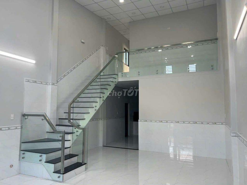 Cần cho thuê nhà cầp 4 gác Lửng P ĐHT DT 5x18 .2 PN 1WS giá 8triệu