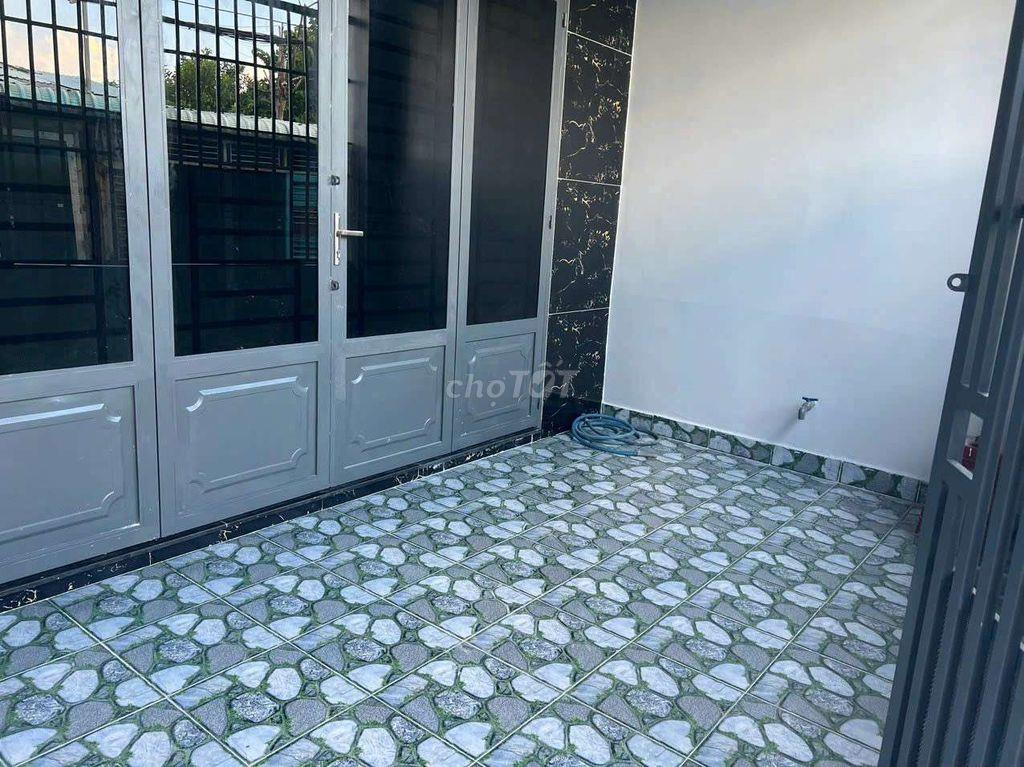 Cần cho thuê nhà cầp 4 gác Lửng P ĐHT DT 5x18 .2 PN 1WS giá 8triệu