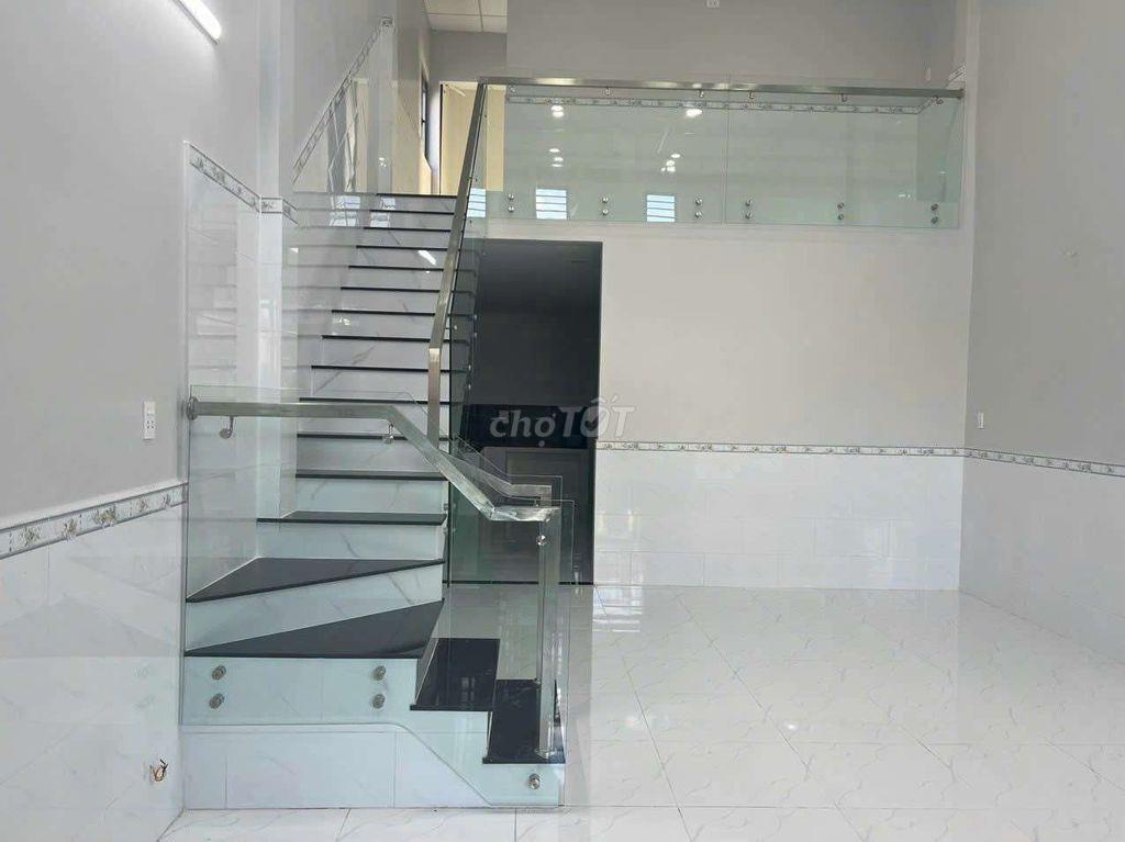 Cần cho thuê nhà cầp 4 gác Lửng P ĐHT DT 5x18 .2 PN 1WS giá 8triệu