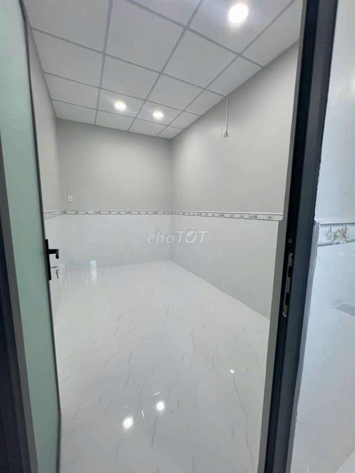 Cần cho thuê nhà cầp 4 gác Lửng P ĐHT DT 5x18 .2 PN 1WS giá 8triệu