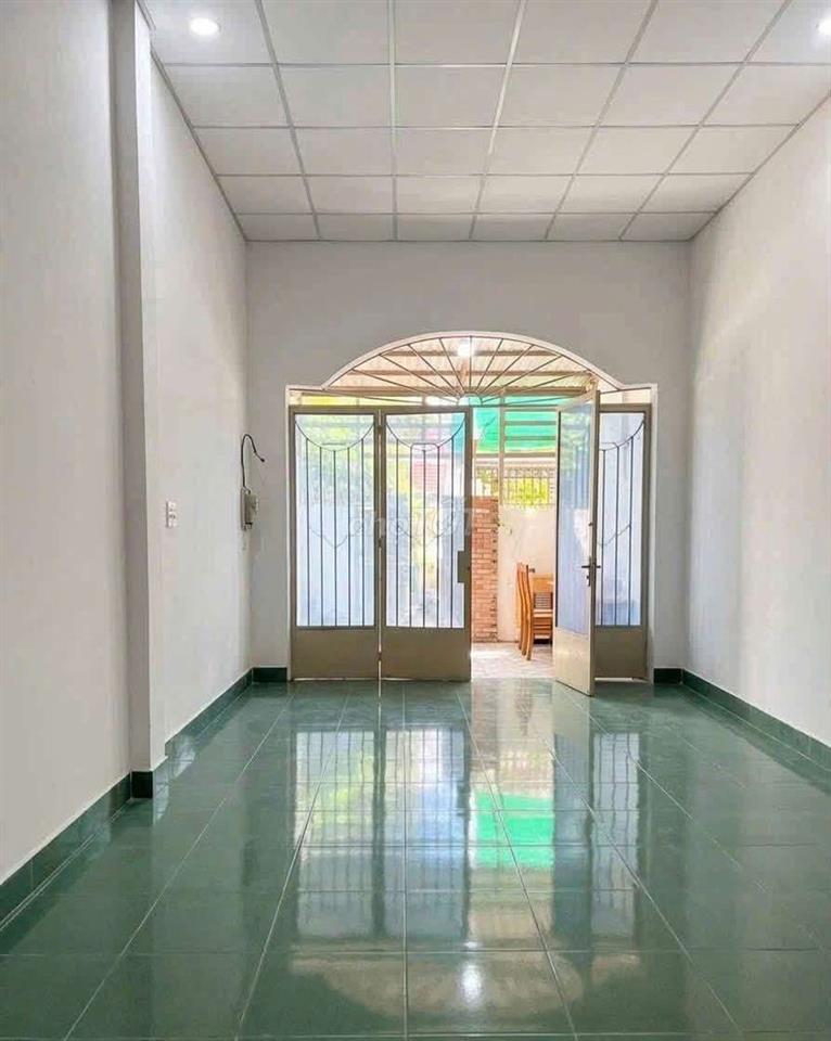 cho thuê nhà cấp 4 P ĐHT Đường NVQ DT 4 x16 .1 trệt gác lửng  2PN 2WS 