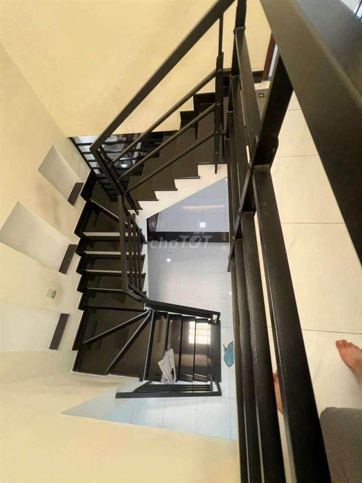Cần bán gấp nhà.P ĐHT  Đường NVQ. DT 4x22 .1trệt 1lầu 3pn 2wcGiá 6tỷ5