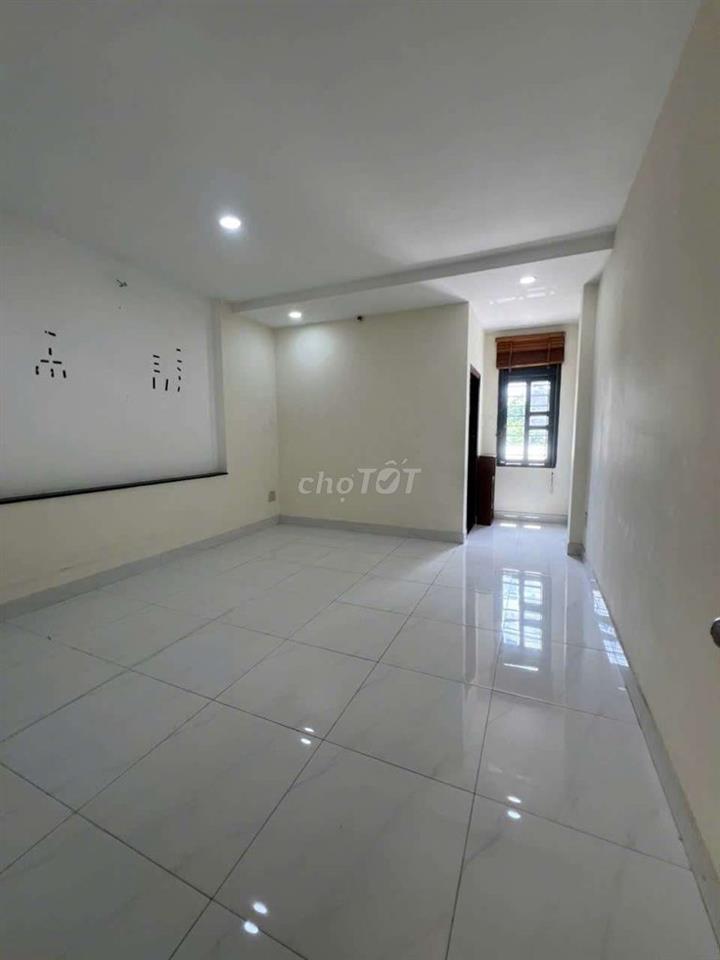 Cần bán gấp nhà.P ĐHT  Đường NVQ. DT 4x22 .1trệt 1lầu 3pn 2wcGiá 6tỷ5