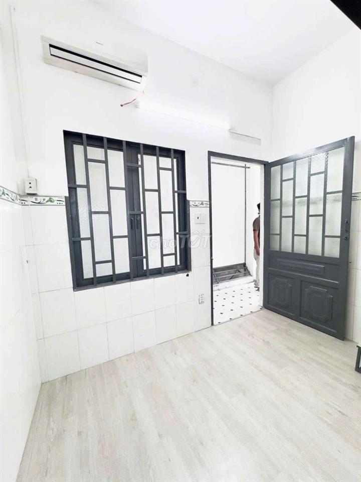 cần bán gấp nhà P ĐHT  NVQ  DT5x23 .1 trệt 4lầu giá 8tỷ8 TL hẻm xe hơi