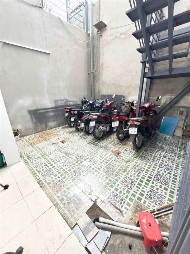 cần bán gấp nhà P ĐHT  NVQ  DT5x23 .1 trệt 4lầu giá 8tỷ8 TL hẻm xe hơi