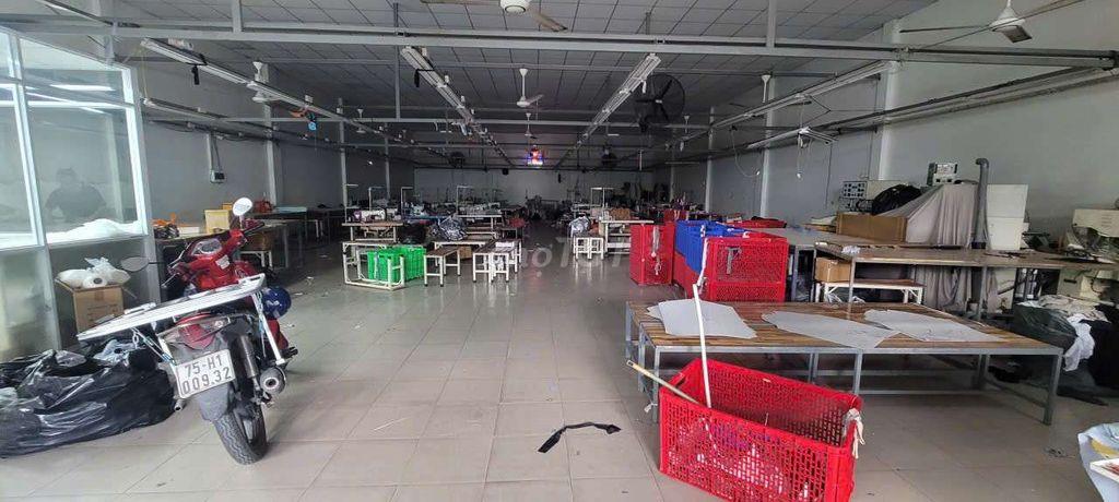 Cần cho thuề kho xưởng P ĐHT. đường NVQ. DT 14 x 30. giá 36 triệu 