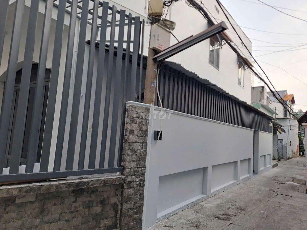 Cần bán gầp nhà đường  PVH .gần DTG.DT 5.5 x24 .1 trệt 1 lầu 