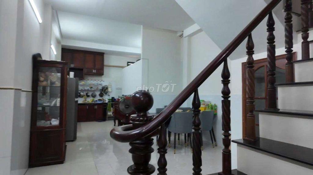 Cần Bán gẩp nhà PTTN.gần chợ lạc quan.DT 4x17 .1 trệt 2lầu 4PN 3WS 