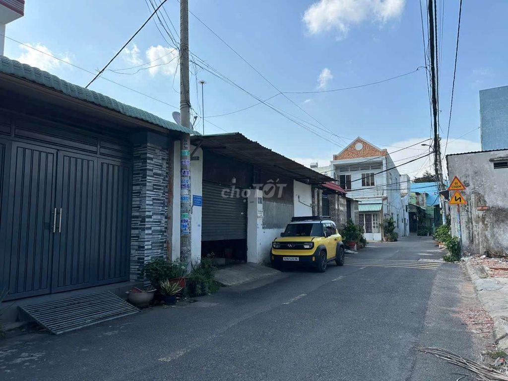 Bán Đẩ Măt Tiền Giá Rẻ Vị Trú Trung Tâm DT 5x20m Full Thổ Giá 4.55 Tỷ 