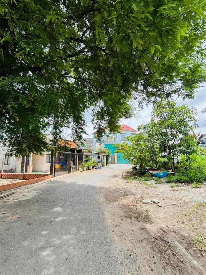 KẸT TIỀN HẠ GIÁ 3Tỷ3 CÒN 2TỶ850 CHỐT LÔ ĐẤT MẶT TIỀN NHỰA 8m THỊ TRẤN