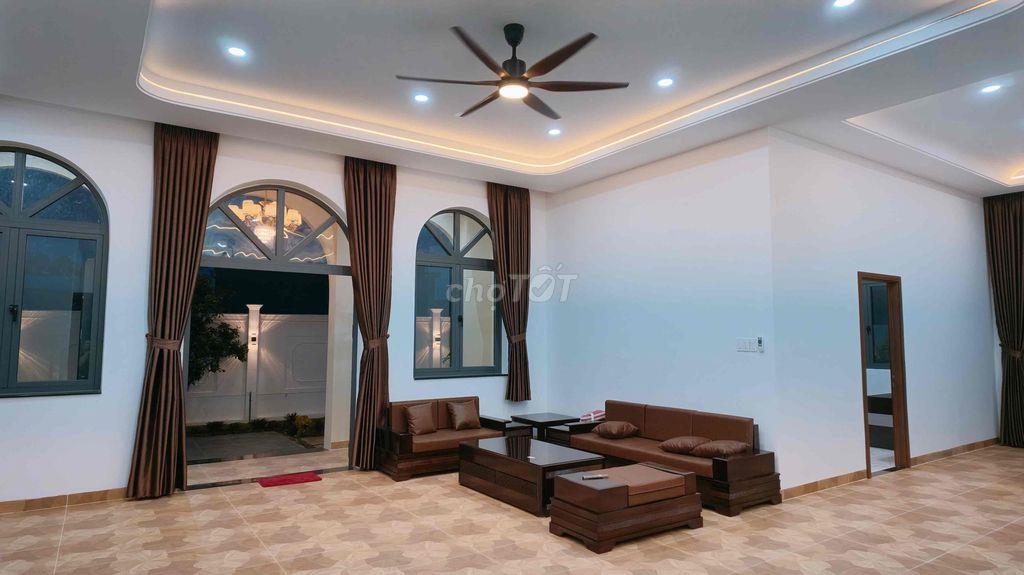 TÔI CHÍNH CHỦ CẦN BÁN BIỆT THỰ SÂN VƯỜN 2 MẶT TIỀN 1100M2