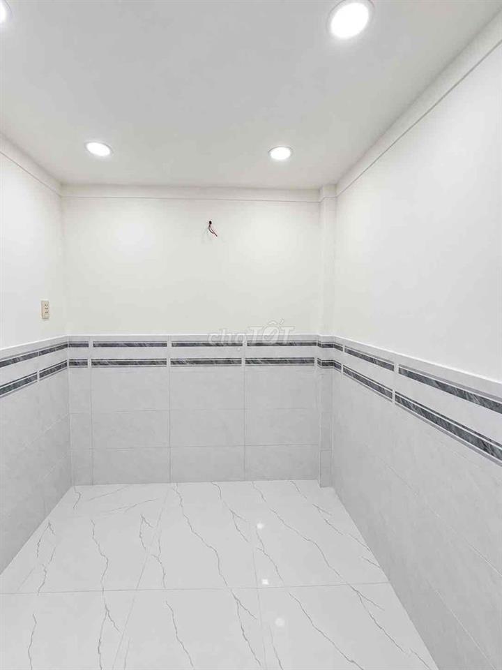 EM CHÍNH CHỦ CẦN BÁN CĂN NHÀ TRỆT LẦU TÂN XUÂN HÓC MÔN