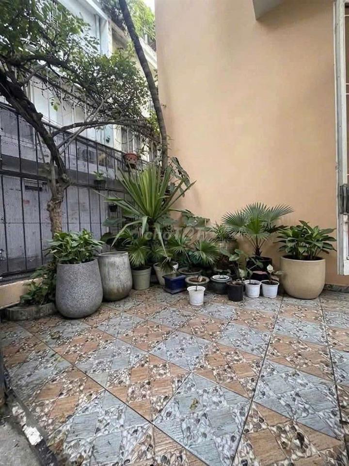 CHO THUÊ NHÀ CĂN GÓC KHU K300. ĐƯỜNG C18, P12, Q. TÂN BÌNH