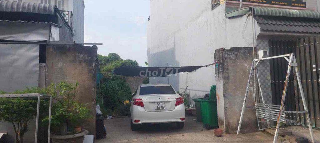 Bán đất gần chợ Xuân Thới Thượng