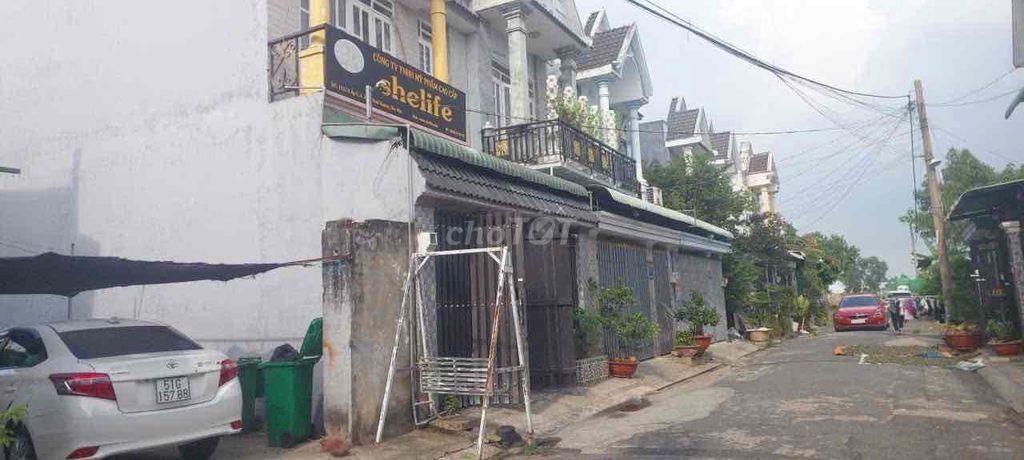 Bán đất gần chợ Xuân Thới Thượng