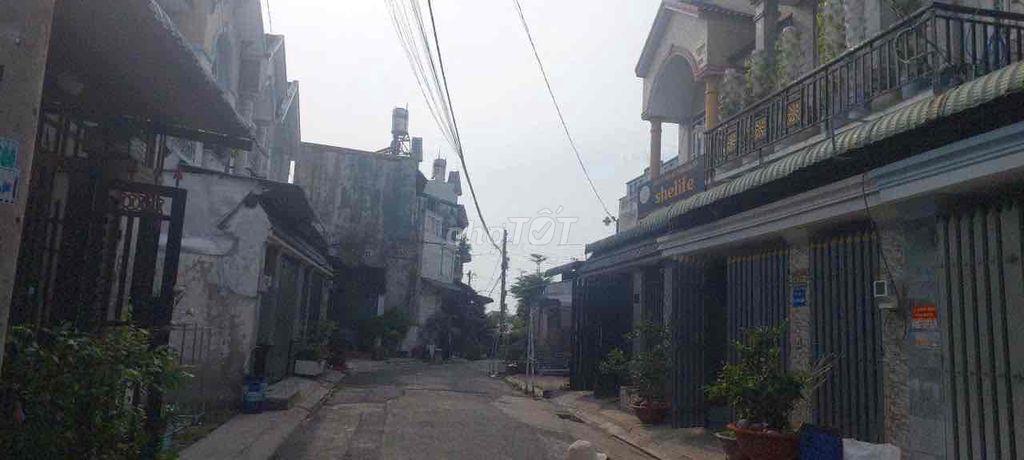 Bán đất gần chợ Xuân Thới Thượng