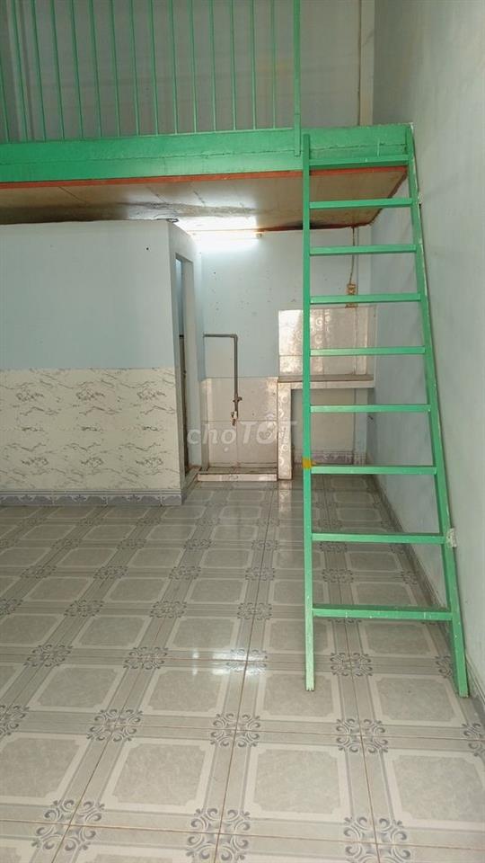 Phòng trọ có gác gần chợ Bà Điểm (Hóc Môn)