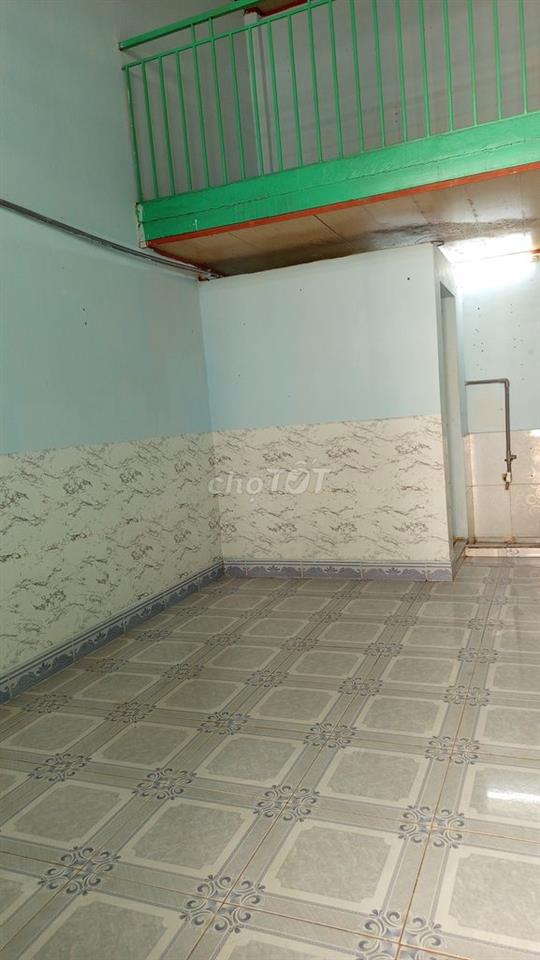 Phòng trọ có gác gần chợ Bà Điểm (Hóc Môn)