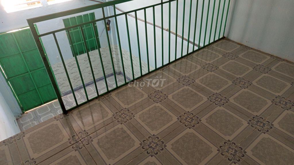 Phòng trọ có gác gần chợ Bà Điểm (Hóc Môn)