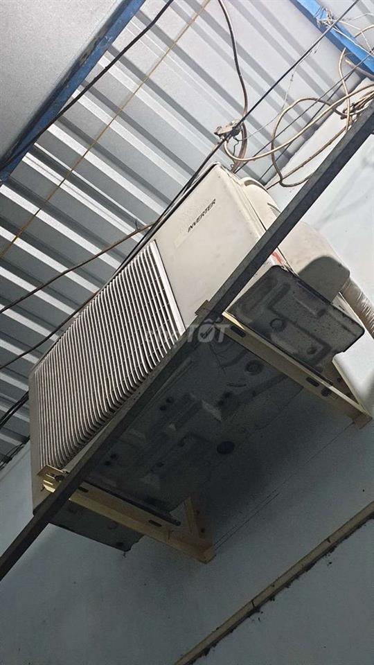 Phòng trọ 20m2, có gác, mới 95%, 2 cửa sổ, gần đường lớn