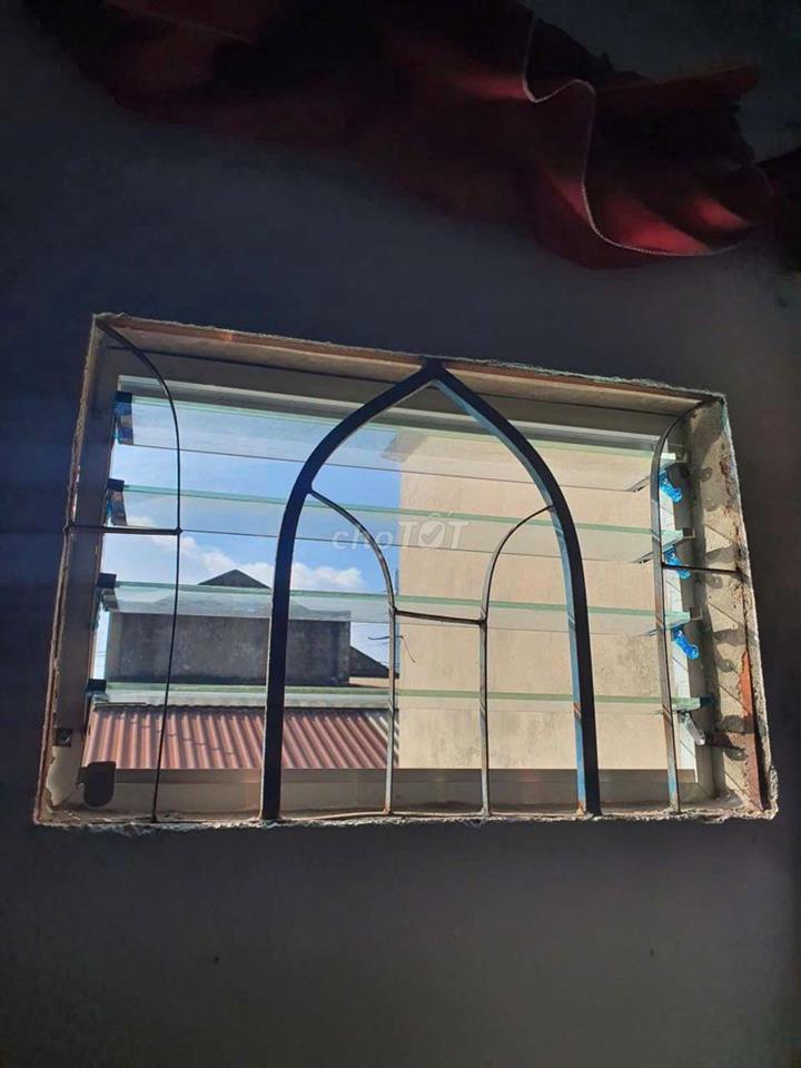 Phòng trọ 20m2, có gác, mới 95%, 2 cửa sổ, gần đường lớn
