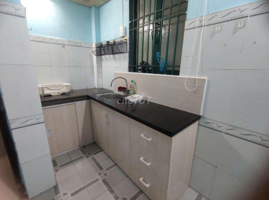 phòng trọ có gác sạch đẹp. Miễn trung gian 