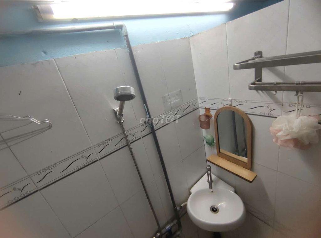 phòng trọ có gác sạch đẹp. Miễn trung gian 