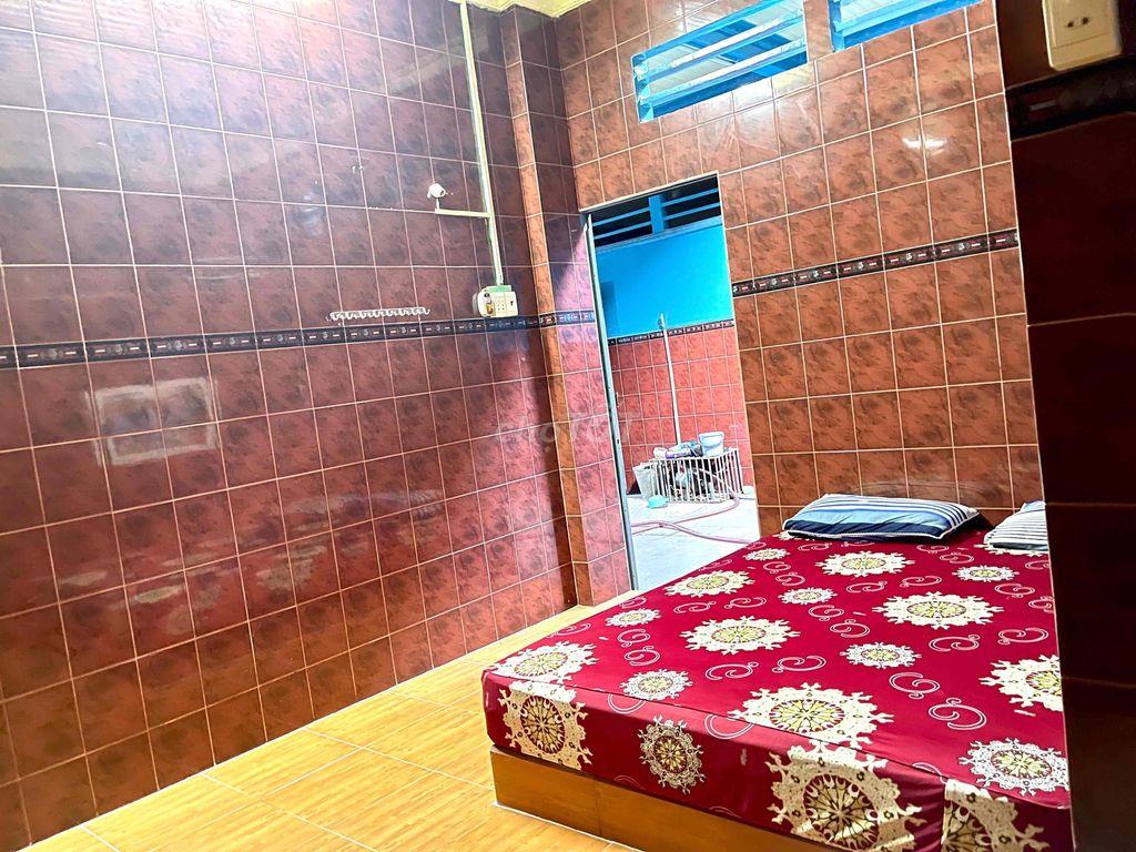 PHÒNG TRỌ HỐC MÔN ( có sẵn giường nệm, máy lanh)