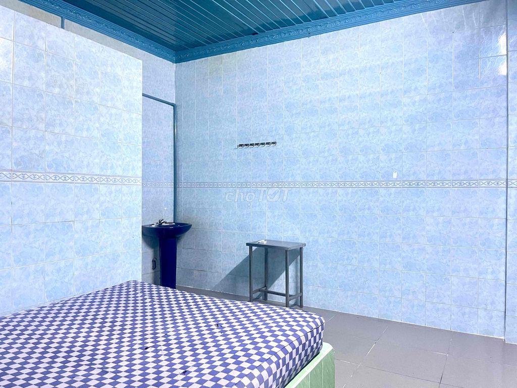PHÒNG TRỌ HỐC MÔN ( có sẵn giường nệm, máy lanh)