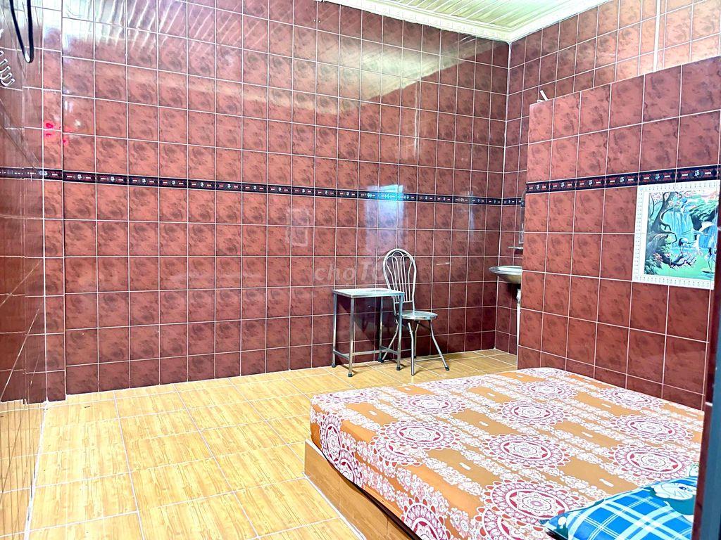 PHÒNG TRỌ HỐC MÔN ( có sẵn giường nệm, máy lanh)
