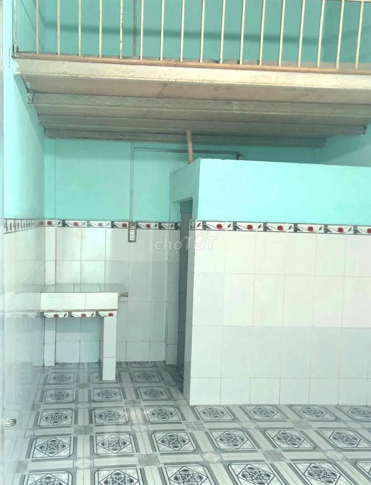 Phòng trọ có gác 12m2 ở Đường Hậu Lân 2 - Bà Điểm