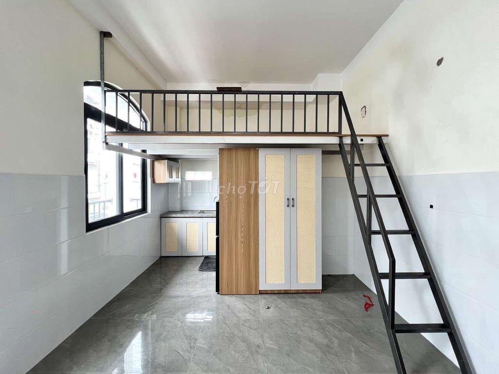 Gác ban công full nội thất - có thang máy - thoáng sáng - mới xây