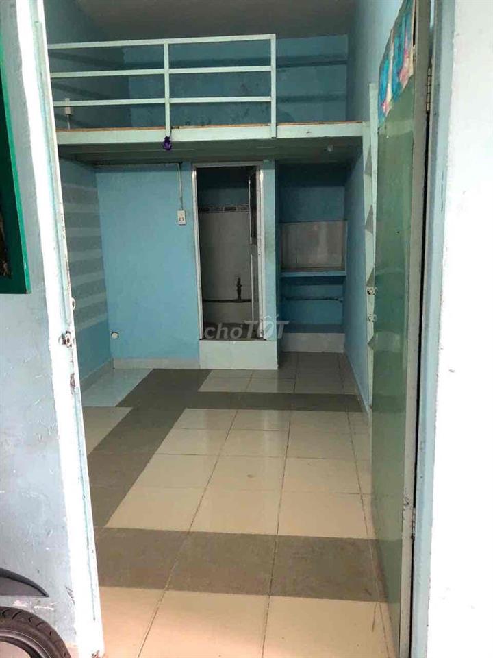 Phòng trọ giá rẻ gần cầu Kênh Tẻ - Quận 4