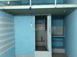 Phòng trọ giá rẻ gần cầu Kênh Tẻ - Quận 4
